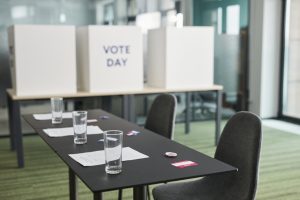 Réseaux sociaux et élections : L&rsquo;Arcom rappelle les règles